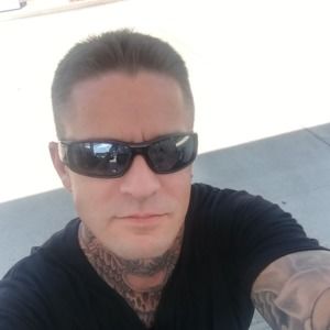 Meet your Posher, Dustin